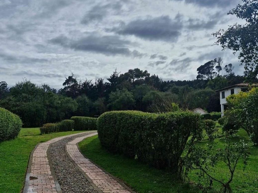 Casa de 5 alcobas en venta en San Isidro, Bogotá, 430 m² · foto 2 de 20