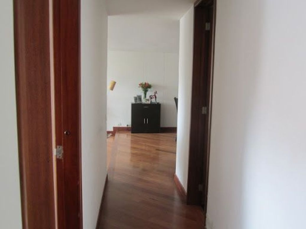 Apartamento de 2 alcobas en venta en Santa Barbara Occidental, Bogotá, 92 m² · foto 8 de 20