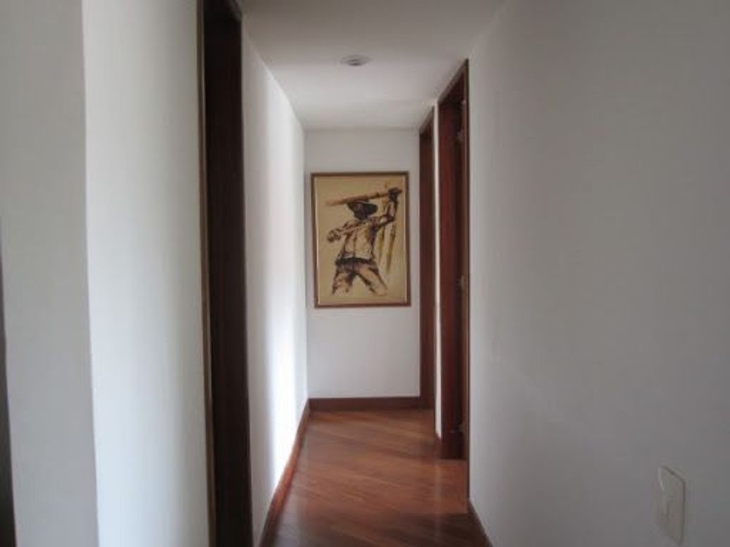 Apartamento de 2 alcobas en venta en Santa Barbara Occidental, Bogotá, 92 m² · foto 7 de 20