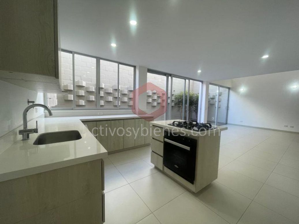 Alquila la Casa Ideal en Rionegro: 175 m², 3 Habitaciones, Parqueadero y Más en Vereda Llanogrande