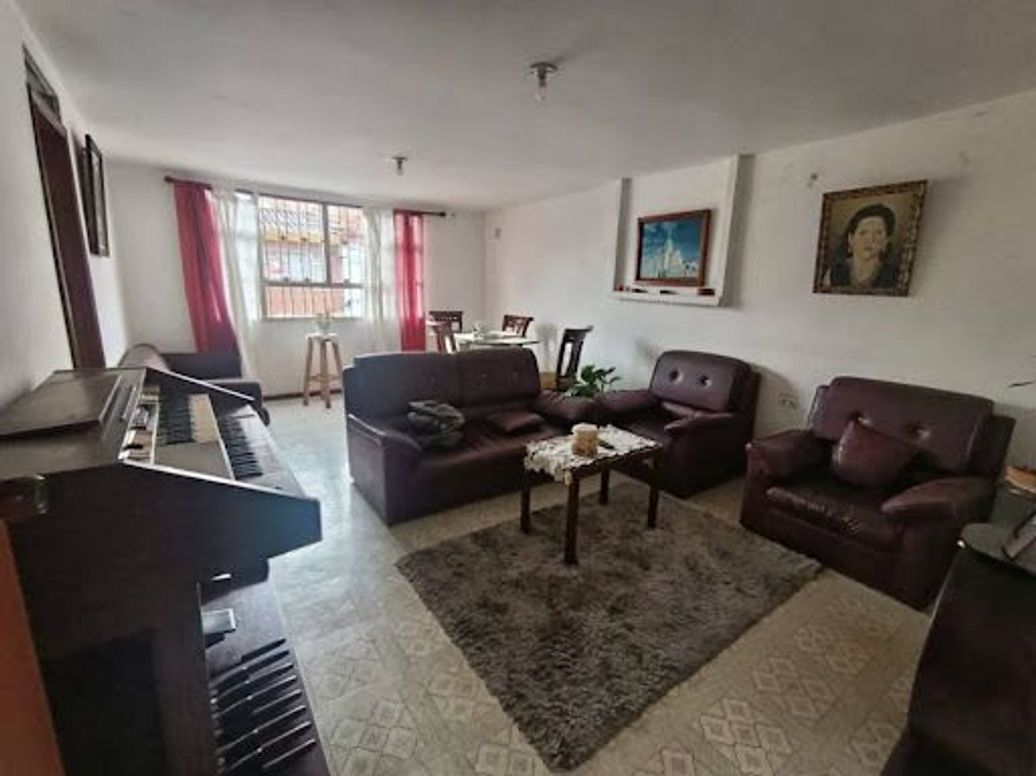 Casa de 10 alcobas en venta en Onasis, Bogotá, 450 m² · foto 17 de 20