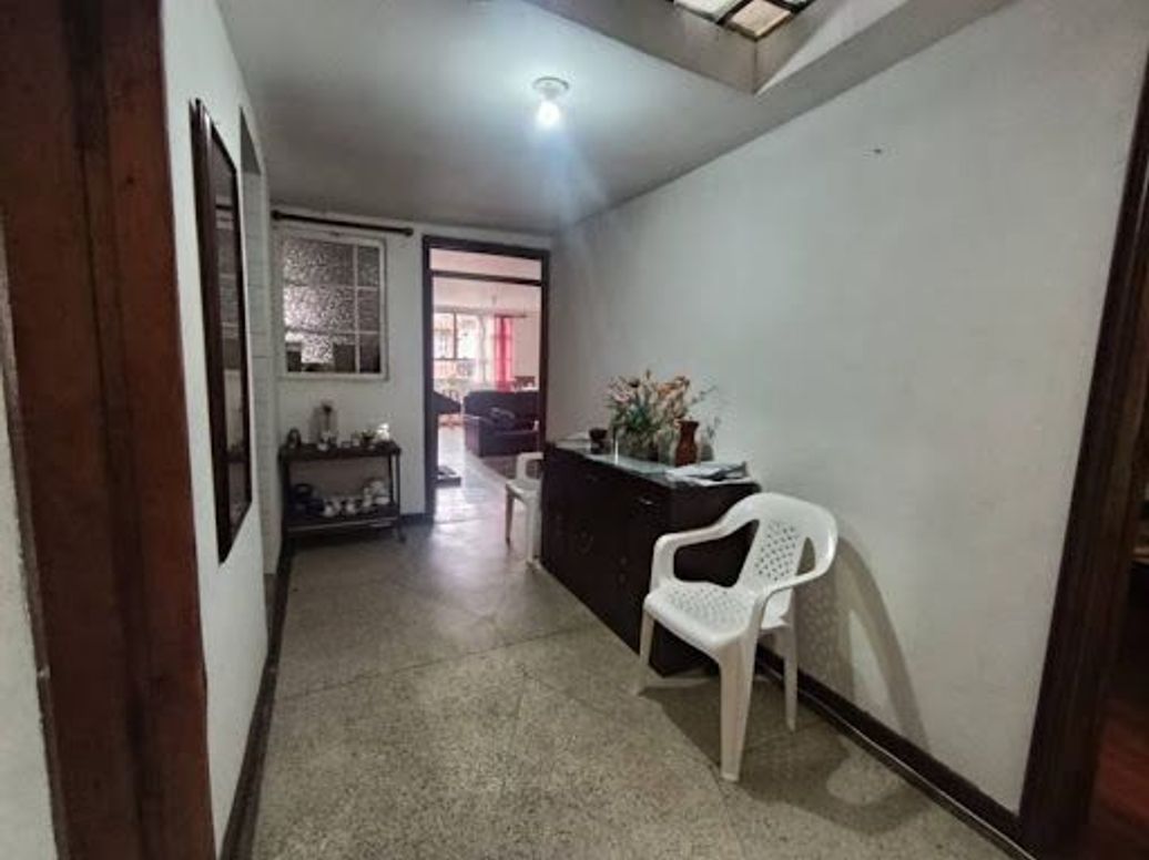 Casa de 10 alcobas en venta en Onasis, Bogotá, 450 m² · foto 14 de 20