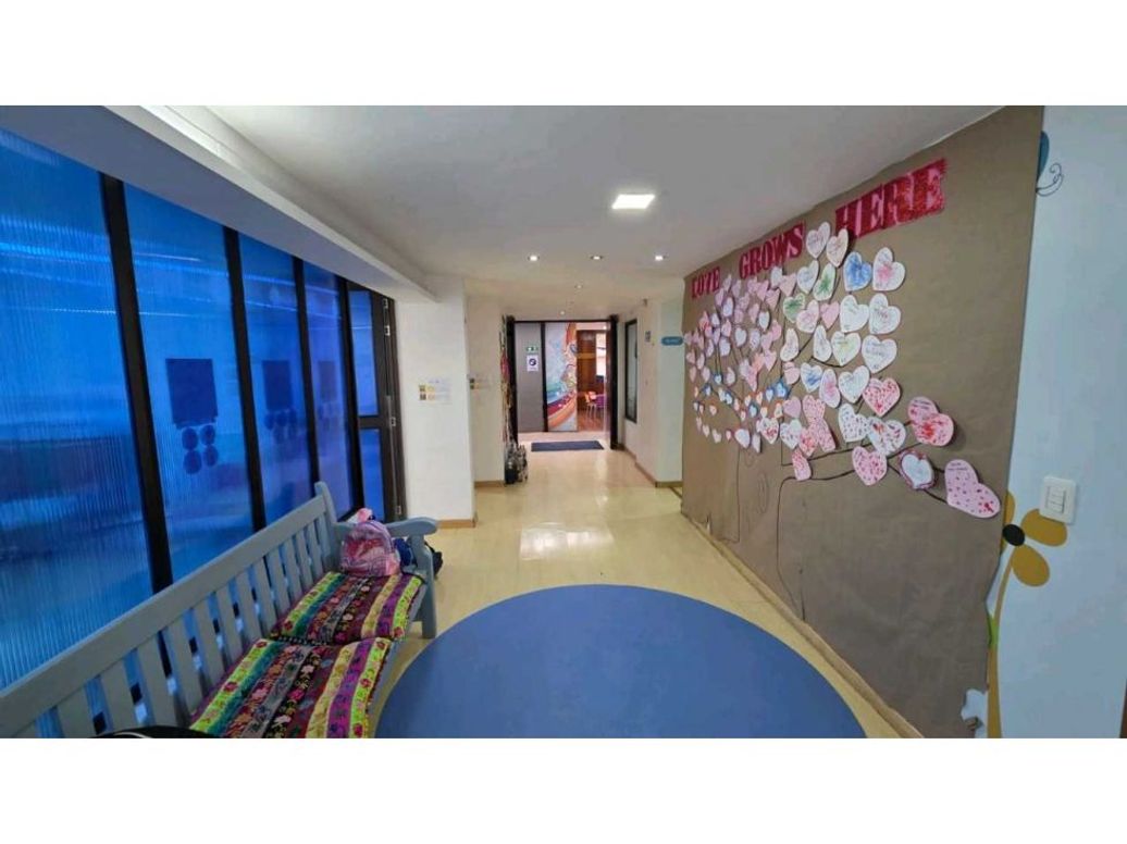 Casa de 6 alcobas en venta en Santa Barbara, Bogotá, 639 m² · foto 4 de 20