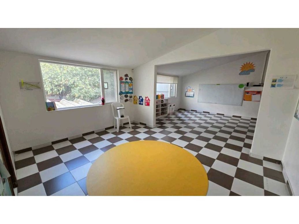 Casa de 6 alcobas en venta en Santa Barbara, Bogotá, 639 m² · foto 19 de 20