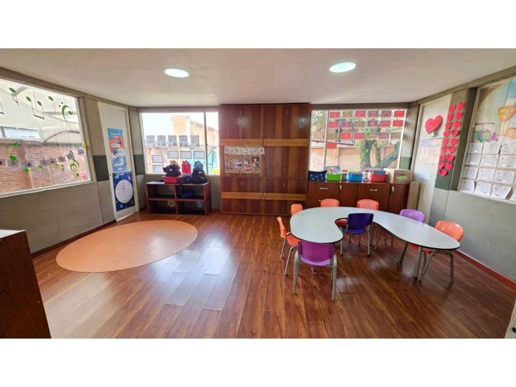 Casa de 6 alcobas en venta en Santa Barbara, Bogotá, 639 m² · foto 10 de 20