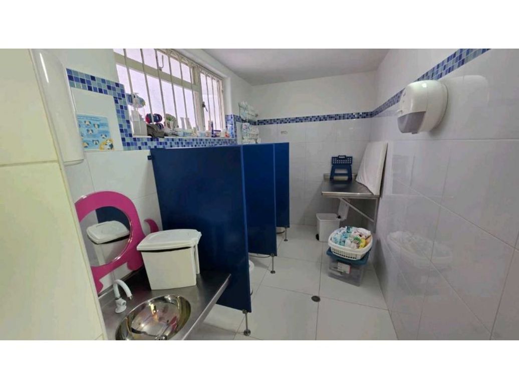 Casa de 6 alcobas en venta en Santa Barbara, Bogotá, 639 m² · foto 13 de 20