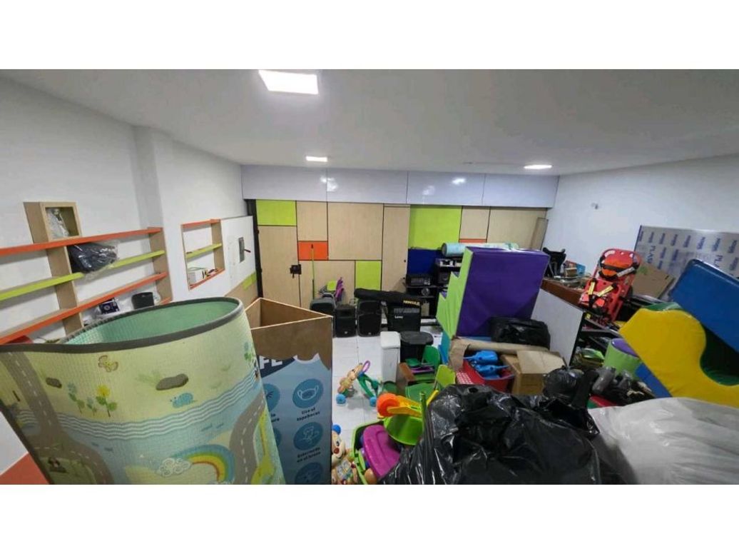 Casa de 6 alcobas en venta en Santa Barbara, Bogotá, 639 m² · foto 7 de 20