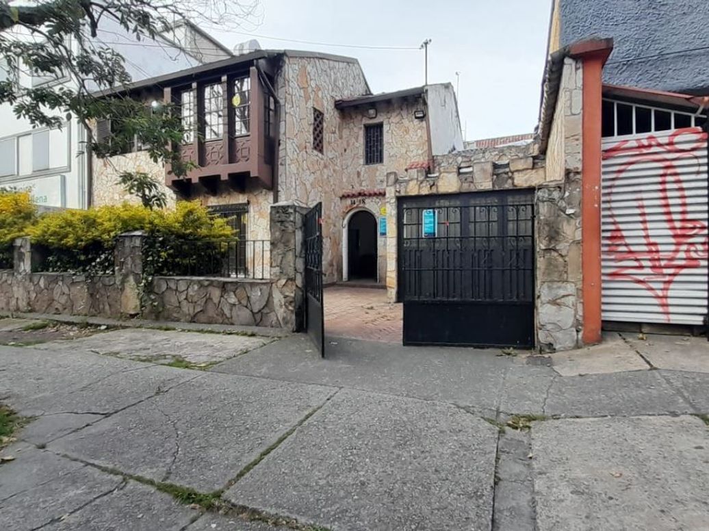 Casa de 8 alcobas en venta en La Magdalena, Bogotá, 287 m² · foto 3 de 20
