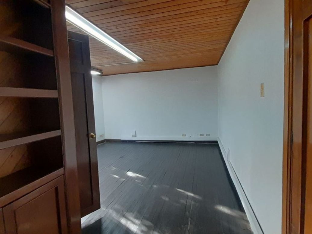Casa de 8 alcobas en venta en La Magdalena, Bogotá, 553 m² · foto 19 de 20