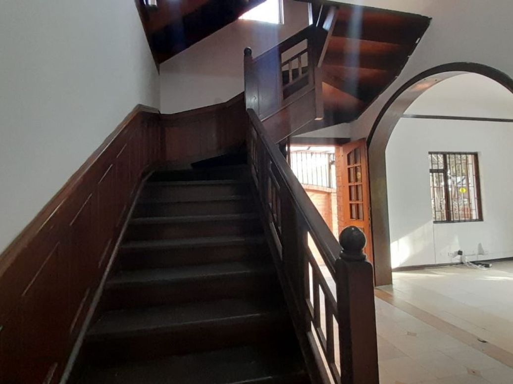 Casa de 8 alcobas en venta en La Magdalena, Bogotá, 553 m² · foto 10 de 20