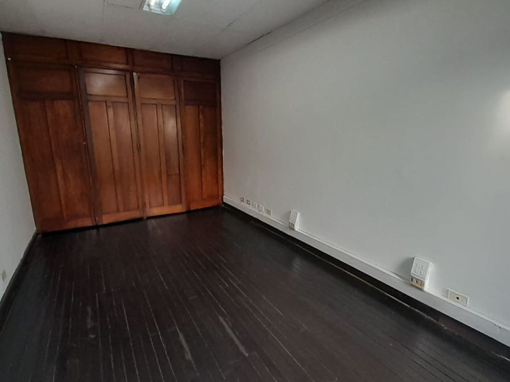 Casa de 8 alcobas en venta en La Magdalena, Bogotá, 553 m² · foto 11 de 20