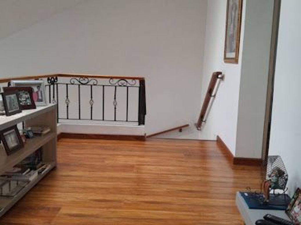 Casa de 5 alcobas en venta en Morato, Bogotá, 250 m² · foto 10 de 20