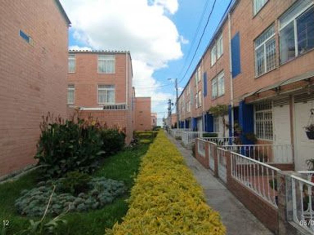 Casa de 3 alcobas en venta en El Tintal, Bogotá, 75 m² · foto 4 de 17