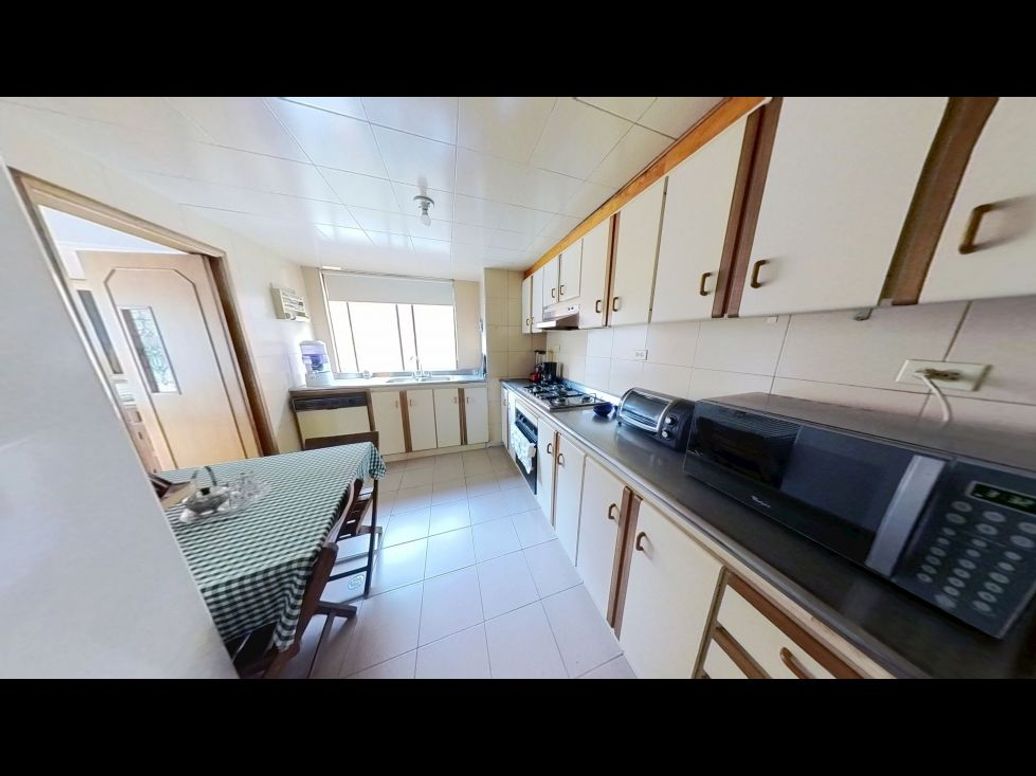 Apartamento de 3 alcobas en venta en Santa Barbara, Bogotá, 148 m² · foto 4 de 16