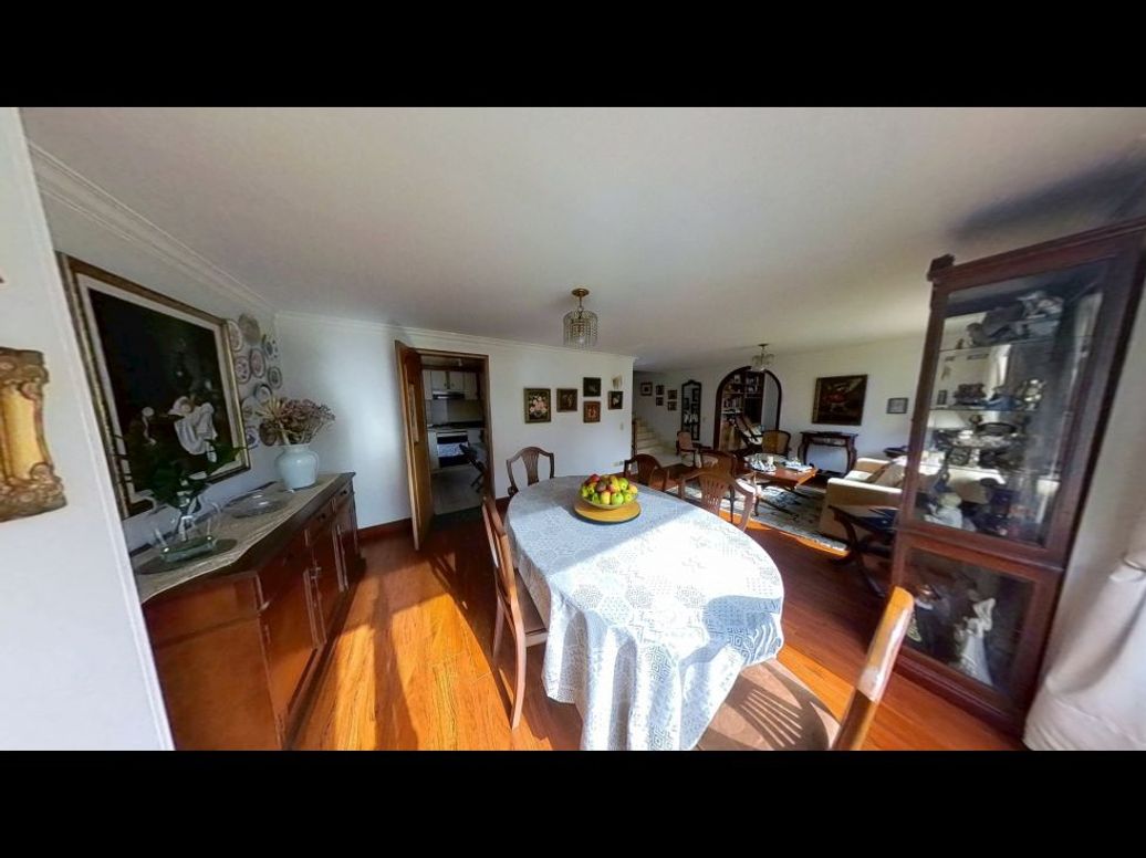 Apartamento de 3 alcobas en venta en Santa Barbara, Bogotá, 148 m² · foto 2 de 16