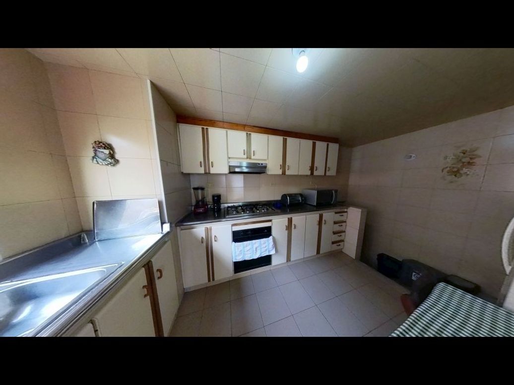 Apartamento de 3 alcobas en venta en Santa Barbara, Bogotá, 148 m² · foto 3 de 16