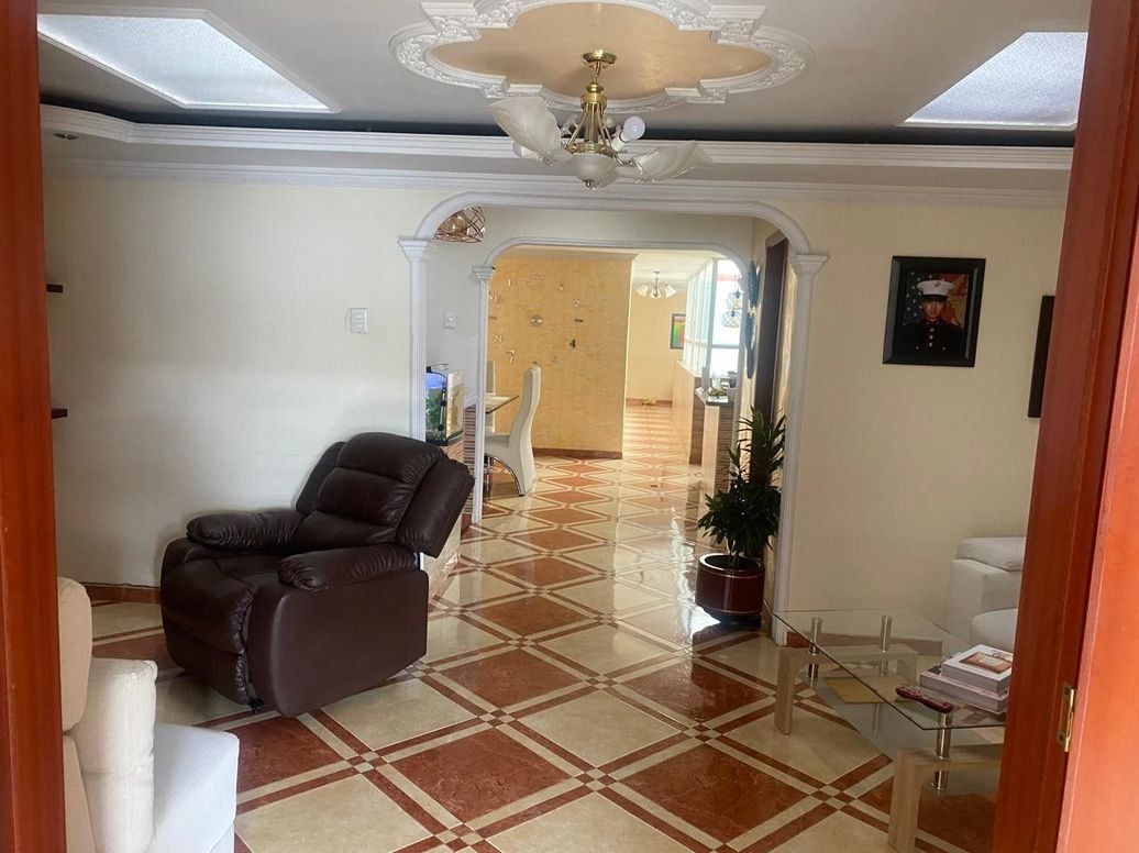 Casa de 6 alcobas en venta en Super Manzana 8, Bogotá, 240 m² · foto 9 de 20