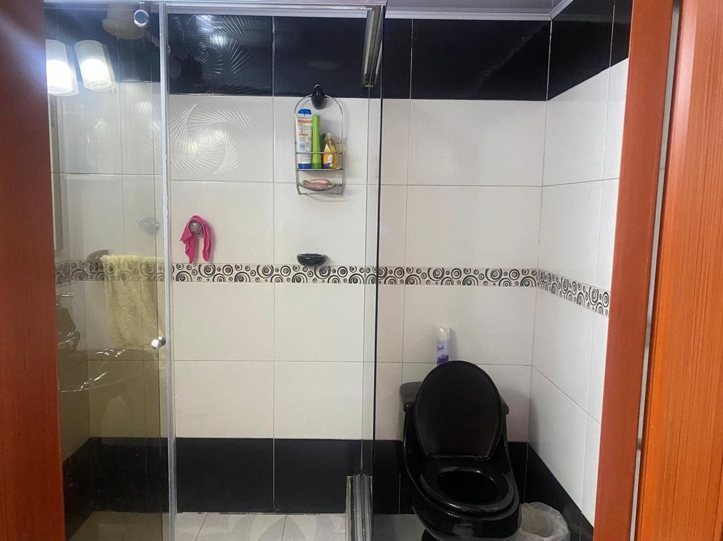 Casa de 6 alcobas en venta en Super Manzana 8, Bogotá, 240 m² · foto 5 de 20
