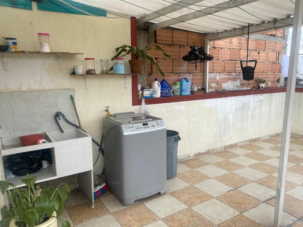 Casa de 6 alcobas en venta en Super Manzana 8, Bogotá, 240 m² · foto 16 de 20