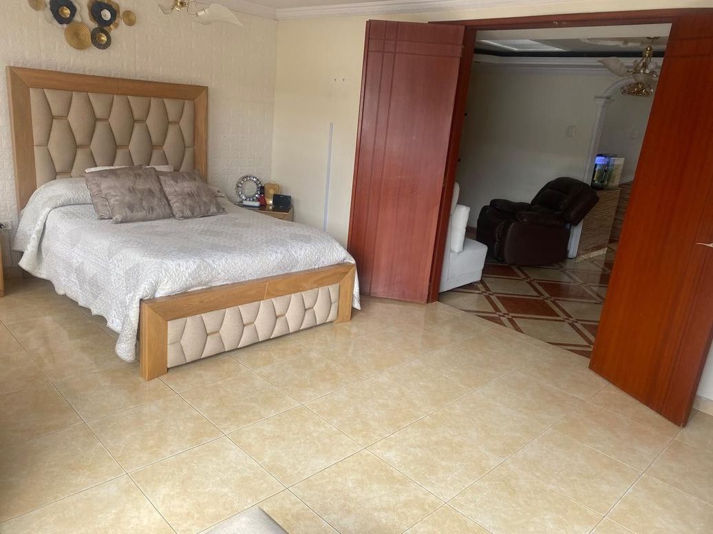 Casa de 6 alcobas en venta en Super Manzana 8, Bogotá, 240 m² · foto 10 de 20