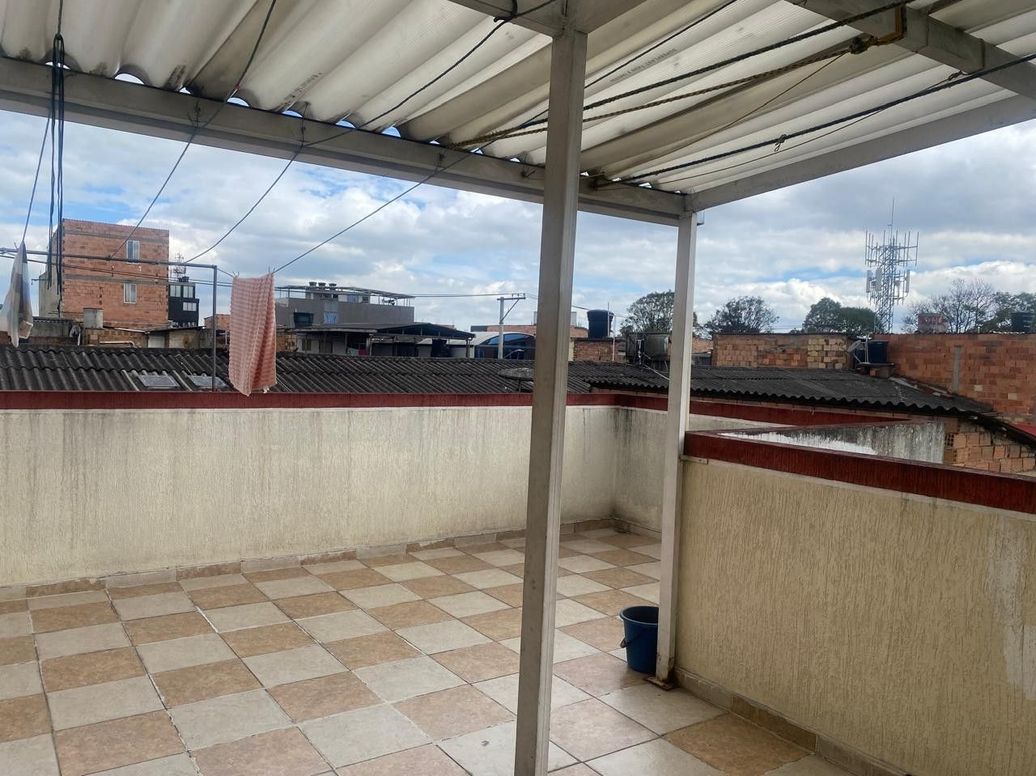 Casa de 6 alcobas en venta en Super Manzana 8, Bogotá, 240 m² · foto 15 de 20