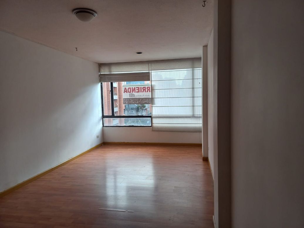 Apartamento de 2 alcobas en venta en Bosque Calderón, Bogotá, 55 m² · foto 2 de 10