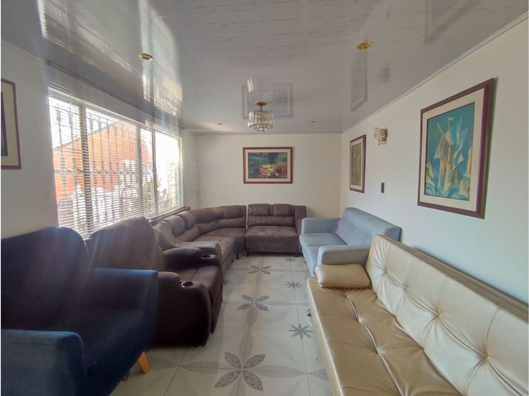 Casa de 5 alcobas en venta en Super Manzana 14, Bogotá, 111 m² · foto 2 de 20