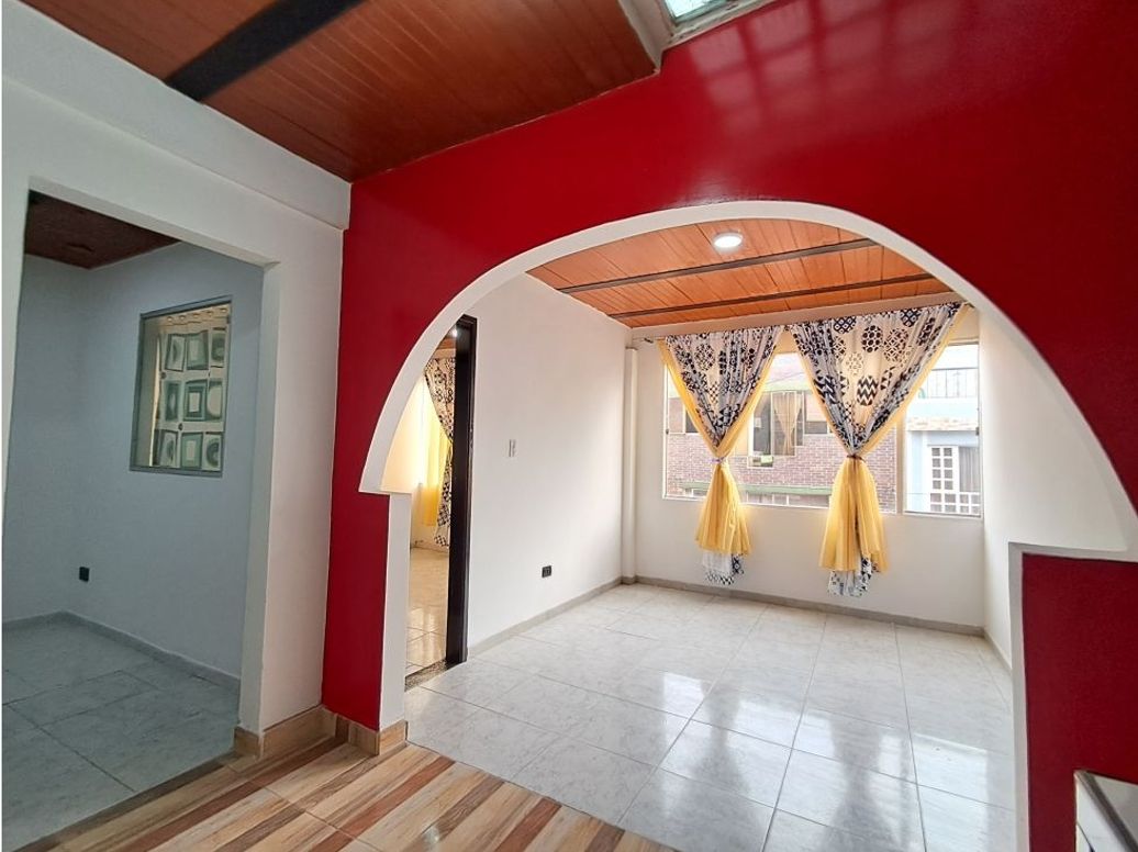 Casa de 8 alcobas en venta en Bosques De Maríana, Bogotá, 300 m² · foto 2 de 20