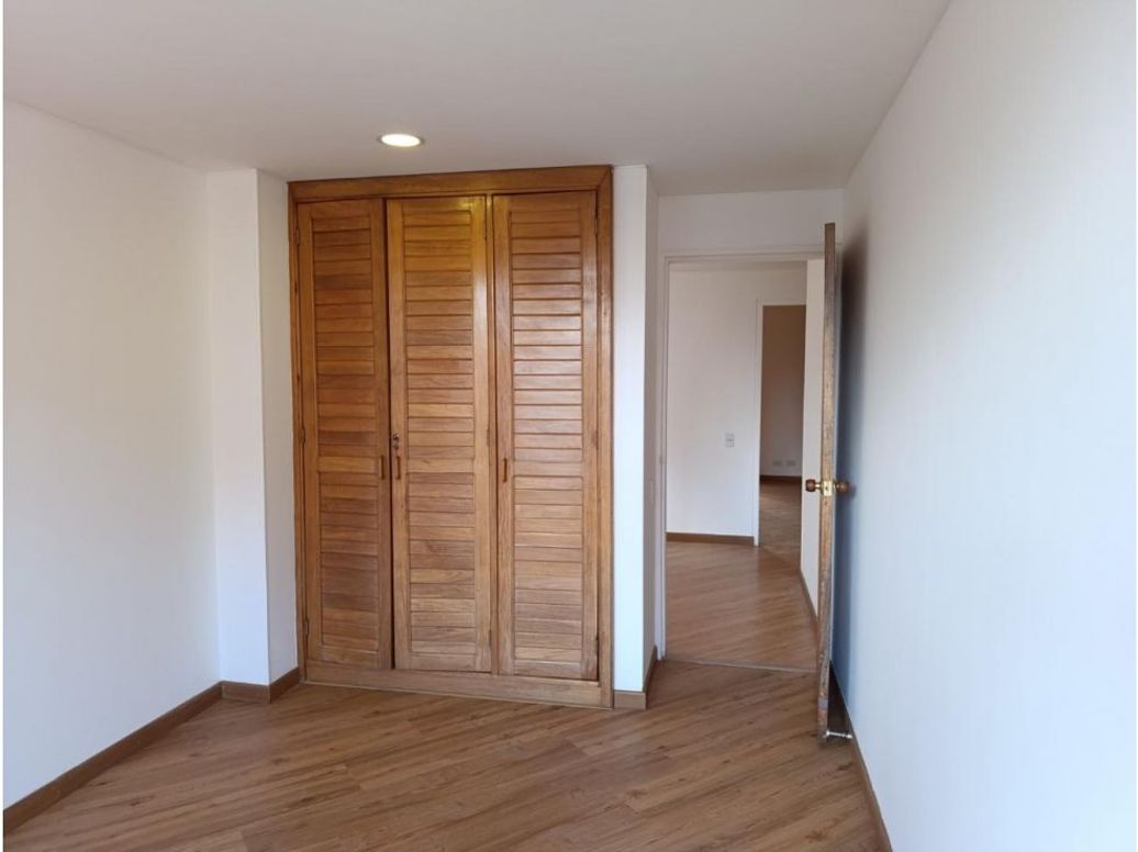 Apartamento de 3 alcobas en venta en Chico, Bogotá, 168 m² · foto 7 de 17