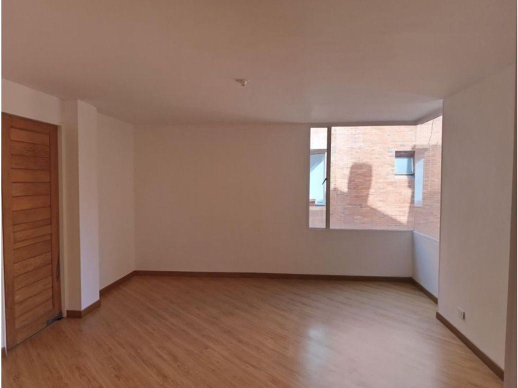 Apartamento de 3 alcobas en venta en Chico, Bogotá, 168 m² · foto 2 de 17
