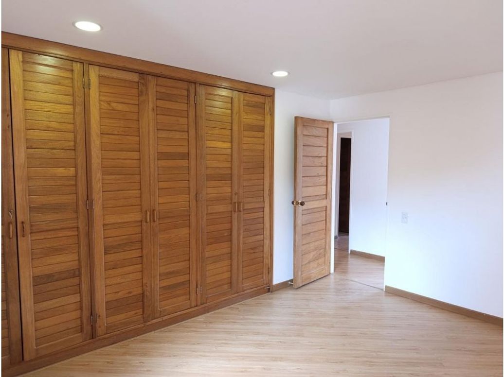 Apartamento de 3 alcobas en venta en Chico, Bogotá, 168 m² · foto 9 de 17