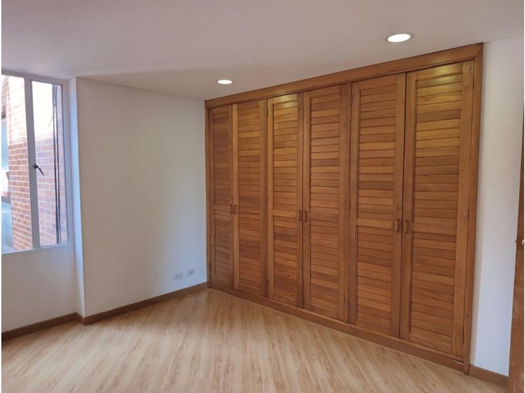 Apartamento de 3 alcobas en venta en Chico, Bogotá, 168 m² · foto 10 de 17
