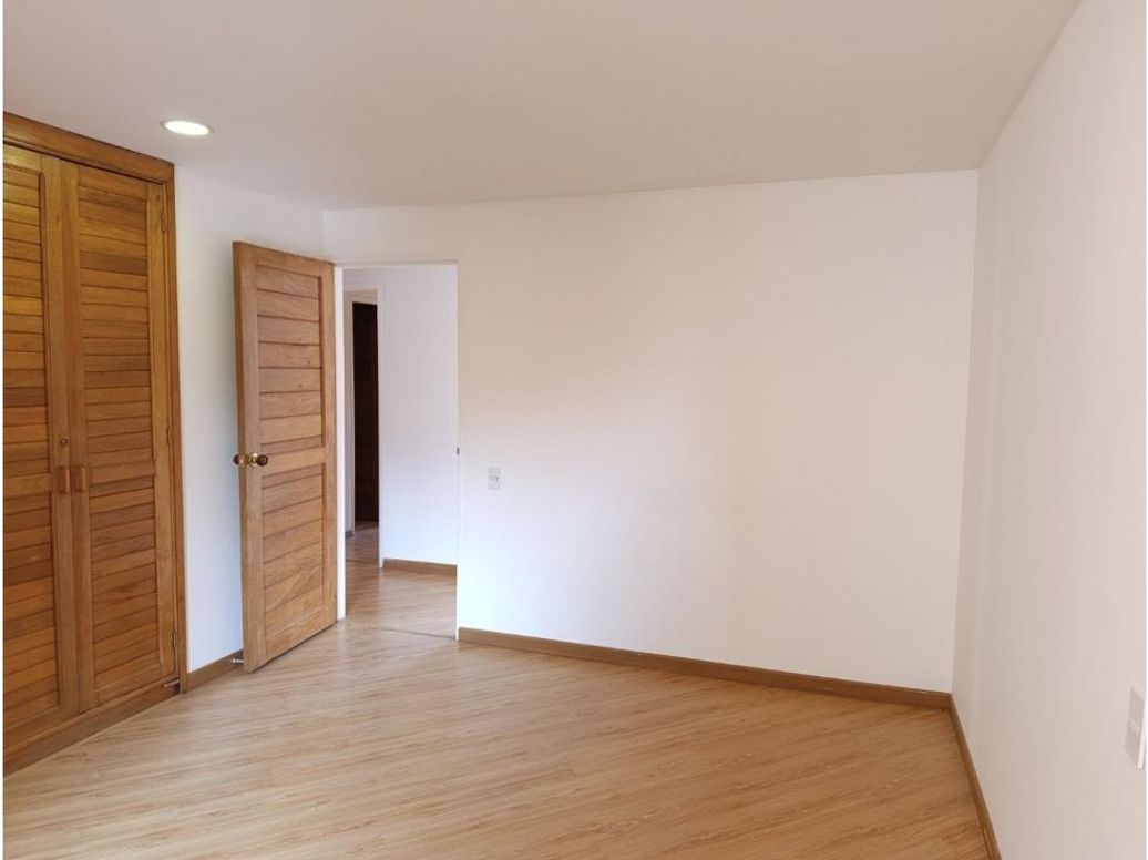 Apartamento de 3 alcobas en venta en Chico, Bogotá, 168 m² · foto 8 de 17