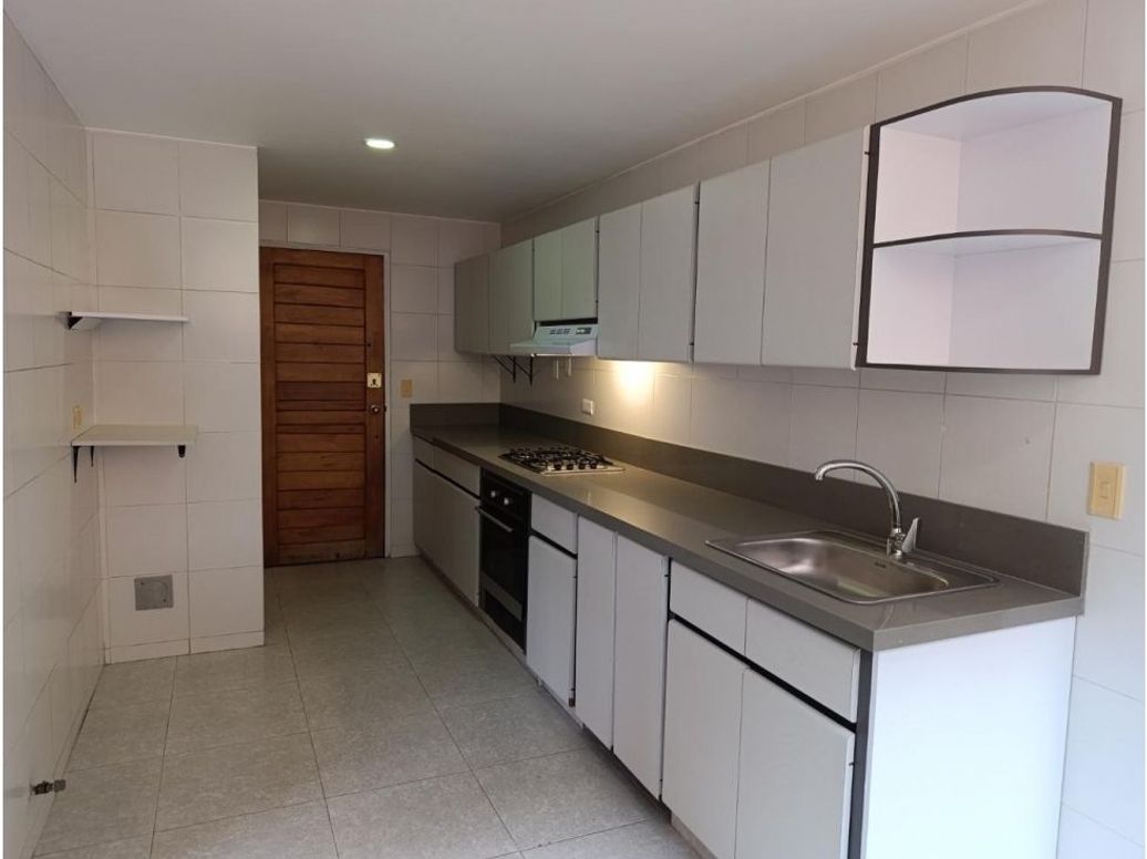 Apartamento de 3 alcobas en venta en Chico, Bogotá, 168 m² · foto 15 de 17