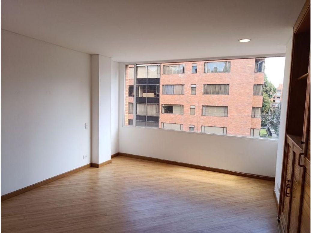 Apartamento de 3 alcobas en venta en Chico, Bogotá, 168 m² · foto 5 de 17