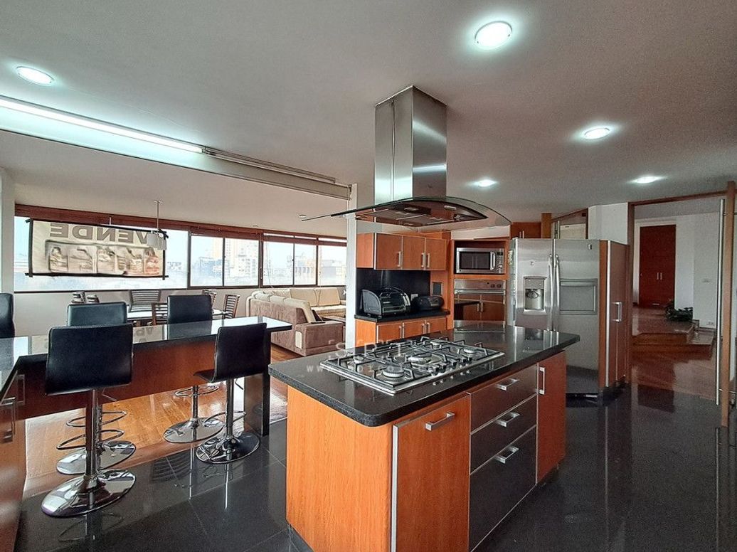 Apartamento de 3 alcobas en venta en Andes Norte, Bogotá, 334 m² · foto 2 de 20