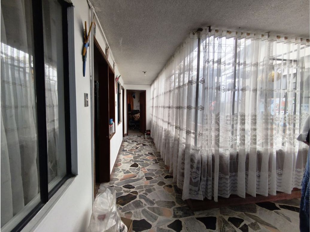 Casa de 10 alcobas en venta en La Cabaña, Bogotá, 542 m² · foto 8 de 20