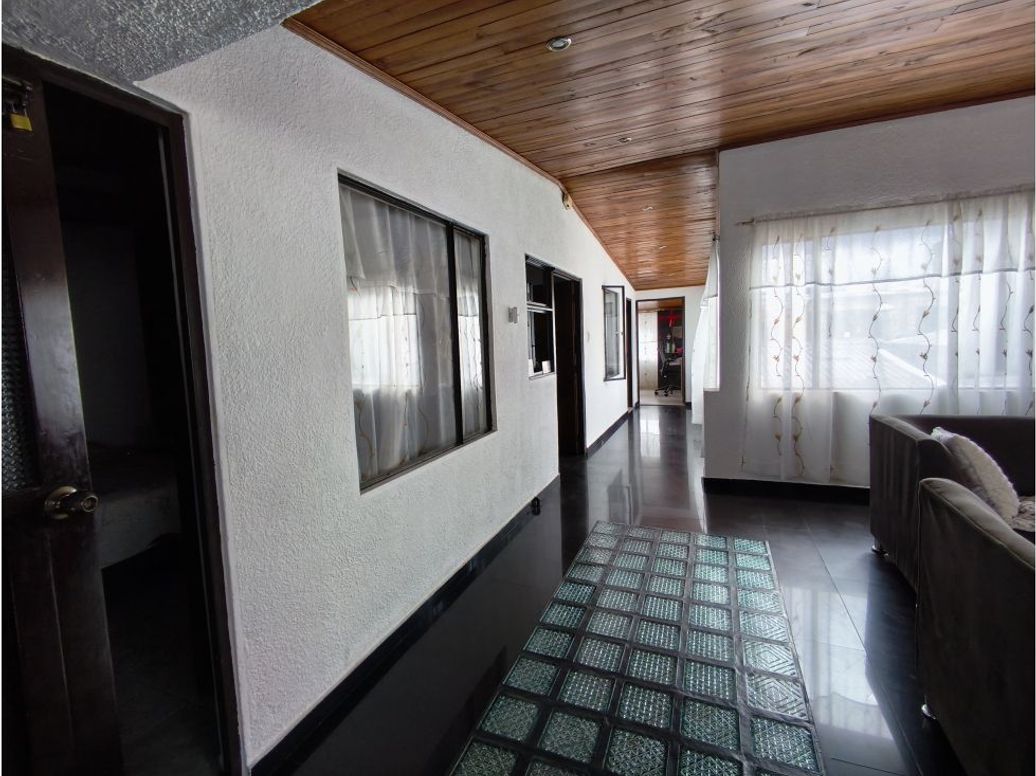 Casa de 10 alcobas en venta en La Cabaña, Bogotá, 542 m² · foto 7 de 20