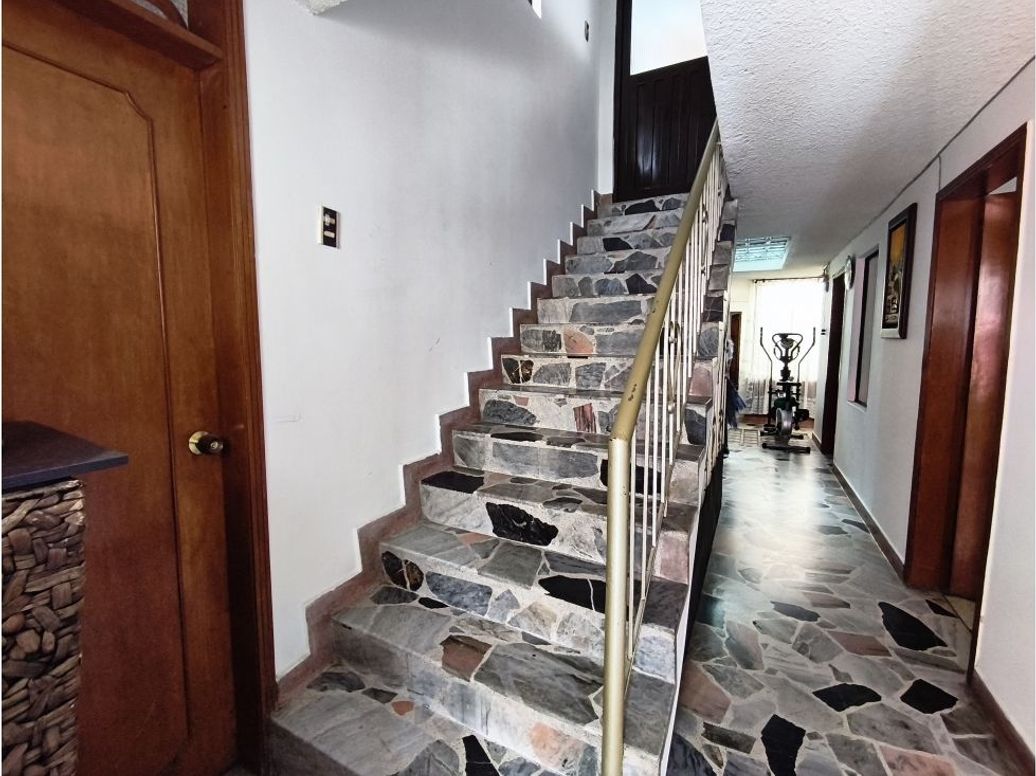 Casa de 10 alcobas en venta en La Cabaña, Bogotá, 542 m² · foto 18 de 20
