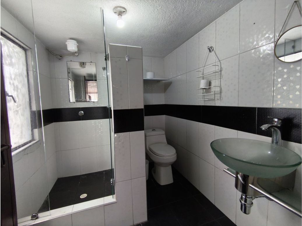Casa de 10 alcobas en venta en La Cabaña, Bogotá, 542 m² · foto 2 de 20