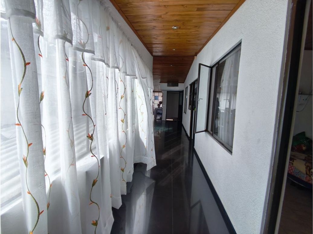 Casa de 10 alcobas en venta en La Cabaña, Bogotá, 542 m² · foto 5 de 20
