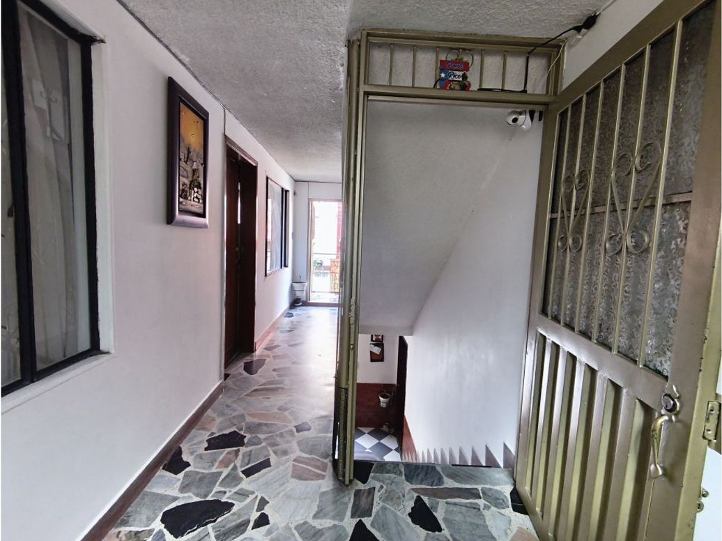Casa de 10 alcobas en venta en La Cabaña, Bogotá, 542 m² · foto 9 de 20