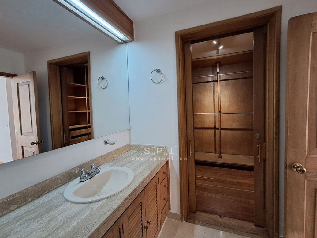 Apartamento de 3 alcobas en venta en Santa Ana Oriental, Bogotá, 220 m² · foto 11 de 20