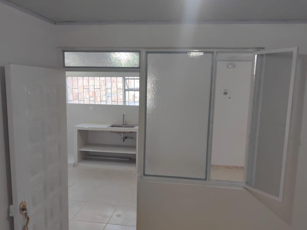 Casa de 6 alcobas en venta en El Parlante, Bogotá, 216 m² · foto 9 de 16