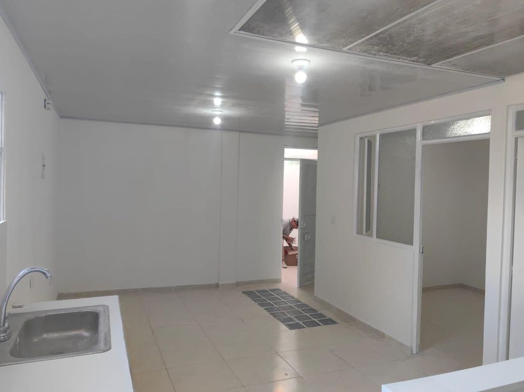 Casa de 6 alcobas en venta en El Parlante, Bogotá, 216 m² · foto 4 de 16