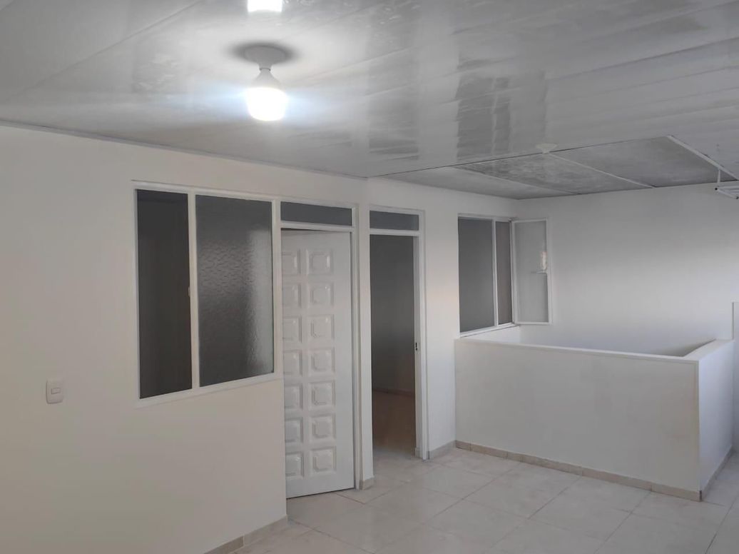 Casa de 6 alcobas en venta en El Parlante, Bogotá, 216 m² · foto 10 de 16