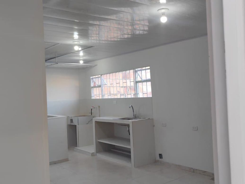 Casa de 6 alcobas en venta en El Parlante, Bogotá, 216 m² · foto 5 de 16