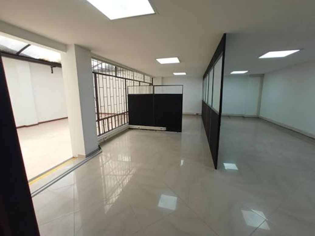 Casa de 1 alcoba en venta en San Luis, Bogotá, 315 m² · foto 3 de 20
