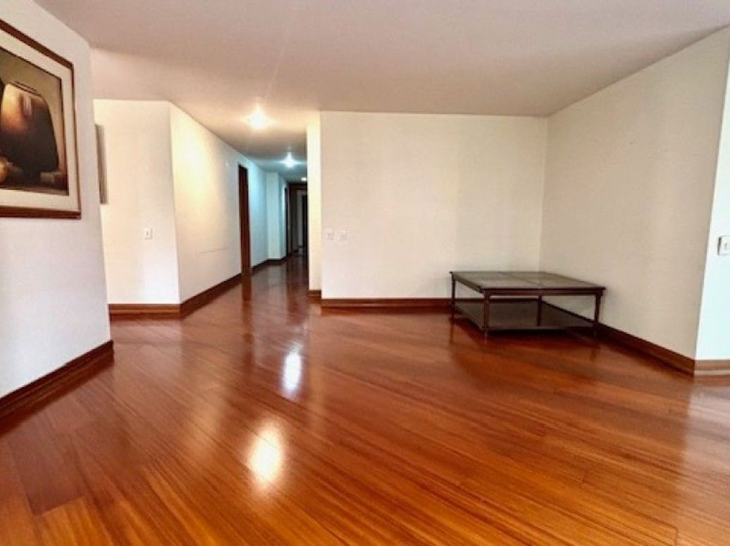 Apartamento de 4 alcobas en venta en Chicó Norte, Bogotá, 198 m² · foto 13 de 20