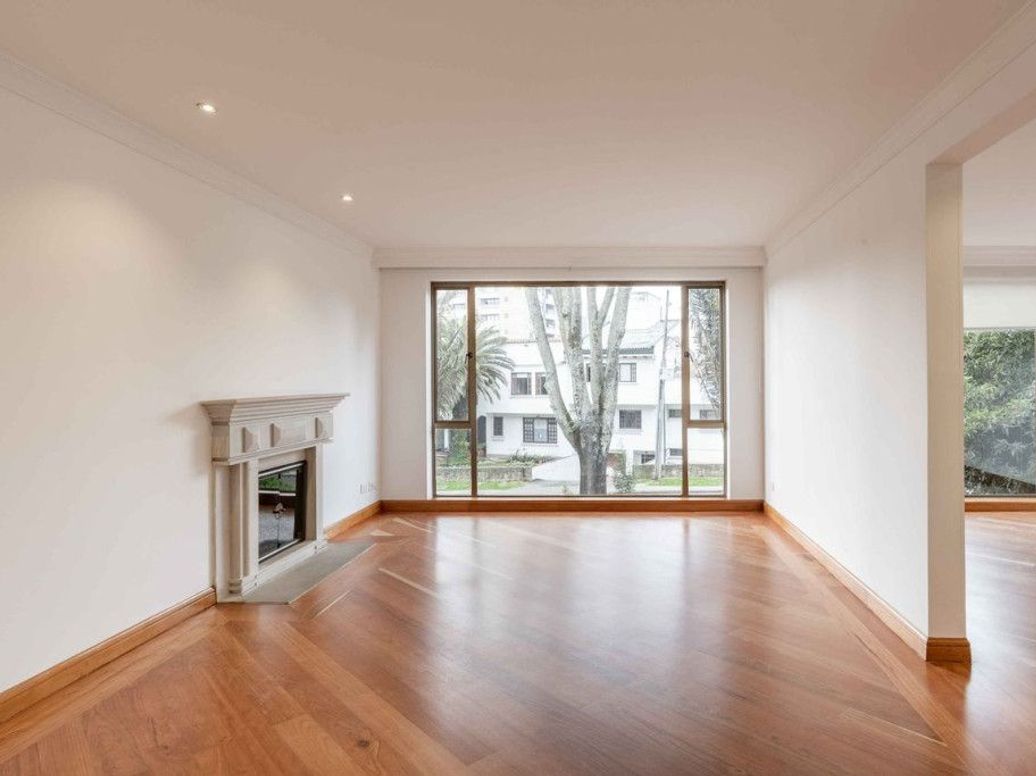 Apartamento de 3 alcobas en venta en Santa Ana Oriental, Bogotá, 217 m² · foto 2 de 20